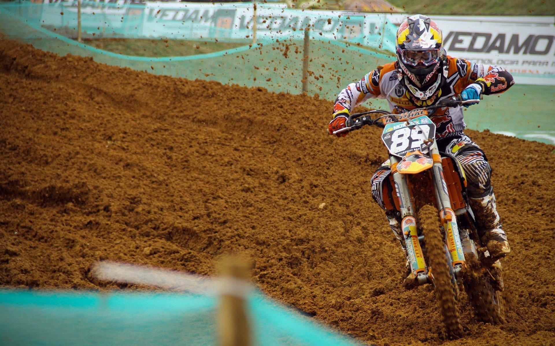 曼联接近签下谢什科，转会市场新动向引发球迷热议