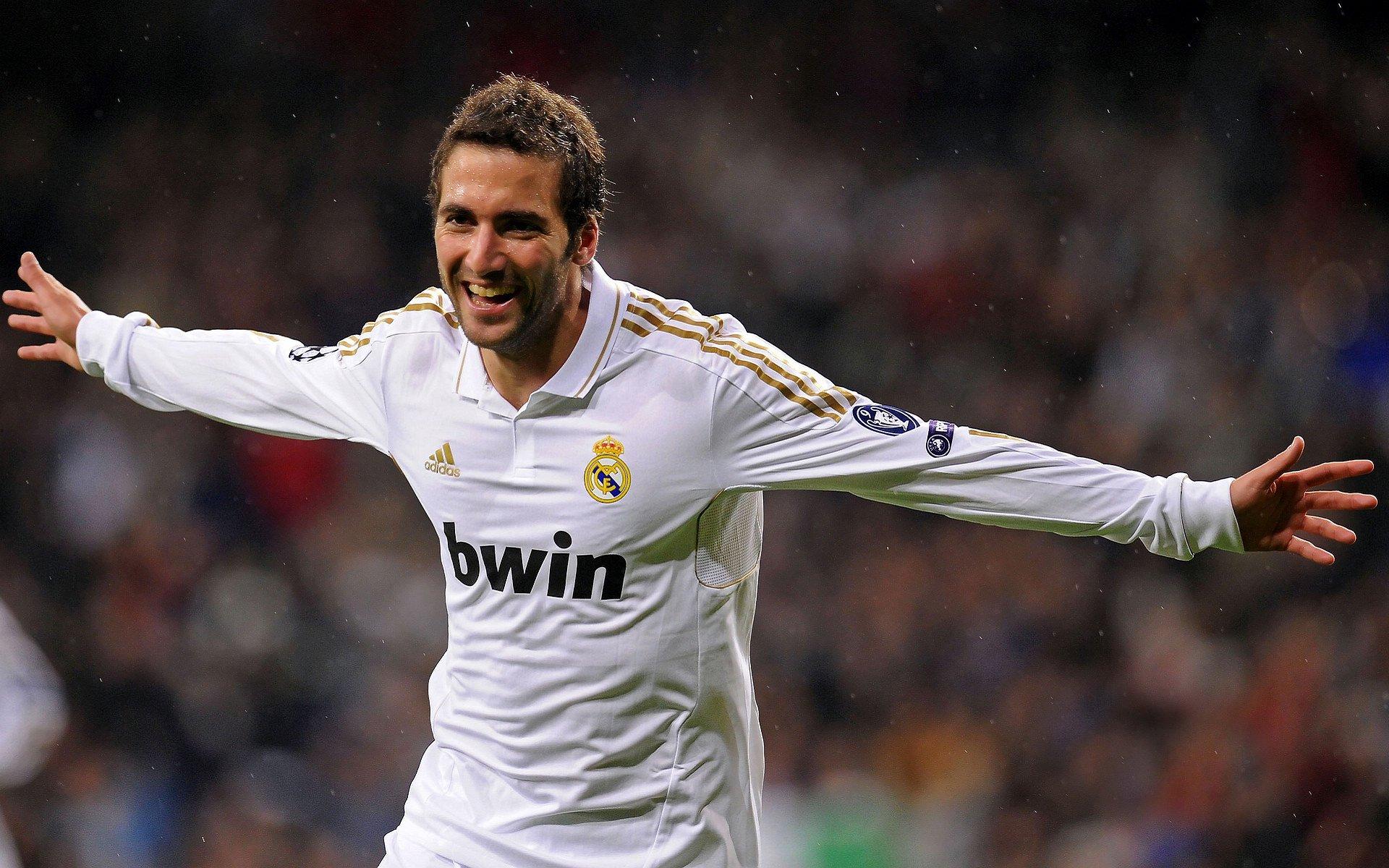 安东尼情定贝蒂斯！拒绝天价邀约，放弃与C罗沙特重聚